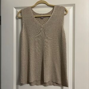 NWT Chicos Metallic Top